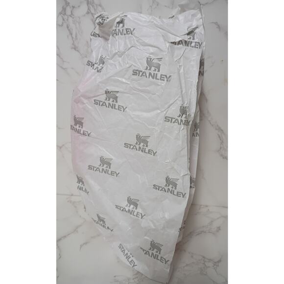 STANLEY Hello Kitty Pink/Hot Pink 40 Oz. Tumbler - NEW - Picture 5 of 6